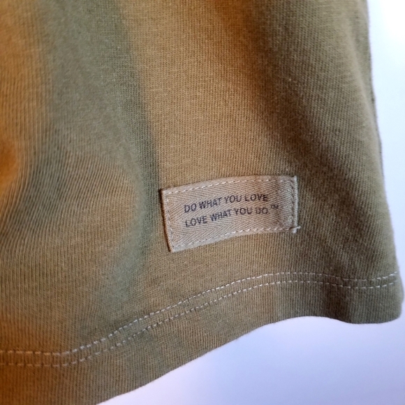 Life Is Good LEAN ON ME Heart Shirt Medium - Picture 3 of 6